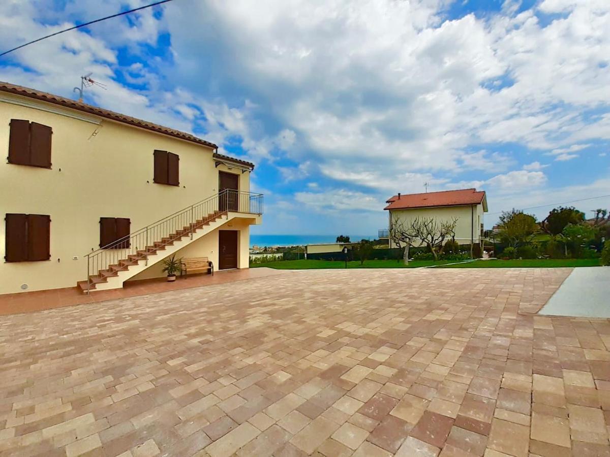Casa Vacanze Con Vista Mare E Giardino - Amanecer Marzocca di Senigallia Kültér fotó