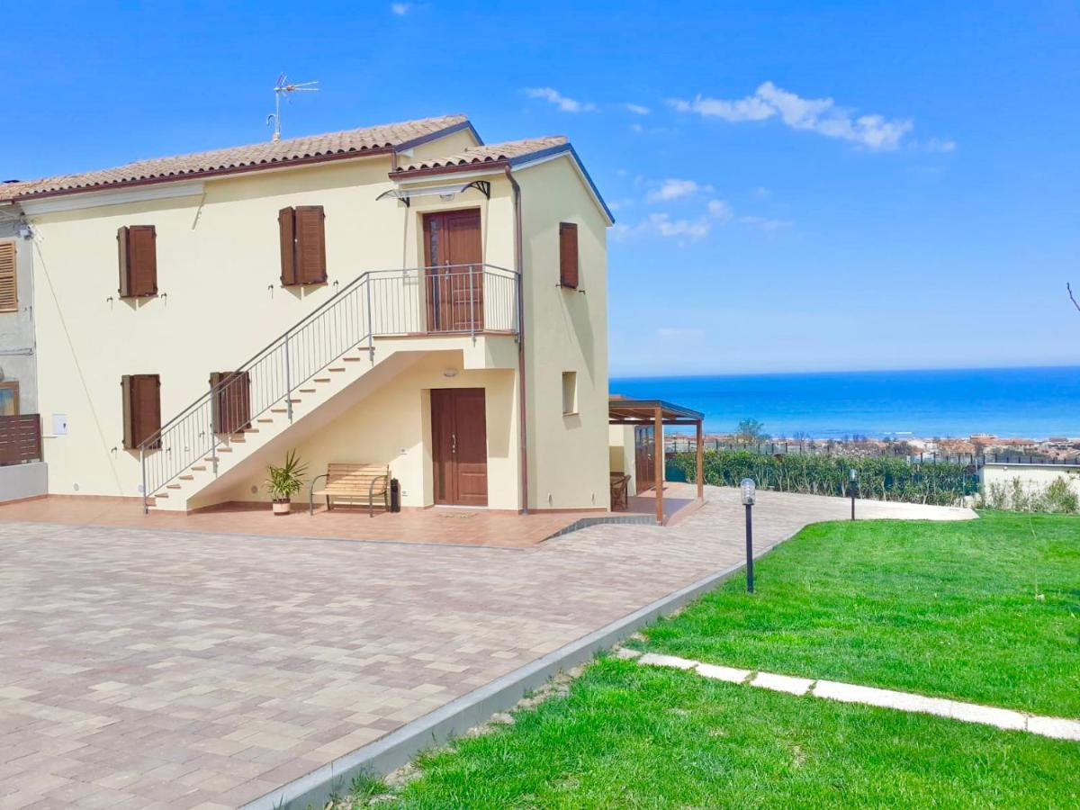 Casa Vacanze Con Vista Mare E Giardino - Amanecer Marzocca di Senigallia Kültér fotó